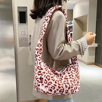 2020 Дамски плюшени малки чанти през рамо Дамски чанта от изкуствена кожа с шарките на краве мляко Зебра Есен-Зима на Топло чанти под мишниците Мека кожа чанта