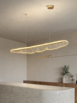 2023 Нова златна проста модерна led полилей Feather Glow за всекидневната Тавана лампа във фоайето на хотела