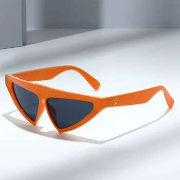 В Европа и Съединените Щати в Тенденция Нови триъгълни слънчеви очила Вдлъбнати слънчеви очила за подиум