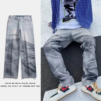 Дънки, боядисани в американски уличен ретро-стил, мъжки спортни панталони с прав штанинами в стил хип-хоп, усещане за дизайна на деним панталони Постепенно се променя