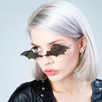 Модни слънчеви очила под формата на преувеличени прилеп За използване в няколко сцени Поляризирани очила във формата на прилеп За риболов Uv400 За жени