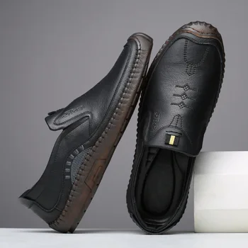 Нова висококачествени мъжки обувки от мека телешка кожа, Мъжки кафяви бизнес модела обувки Класически мокасини с кръгло бомбе Zapatos Hombre